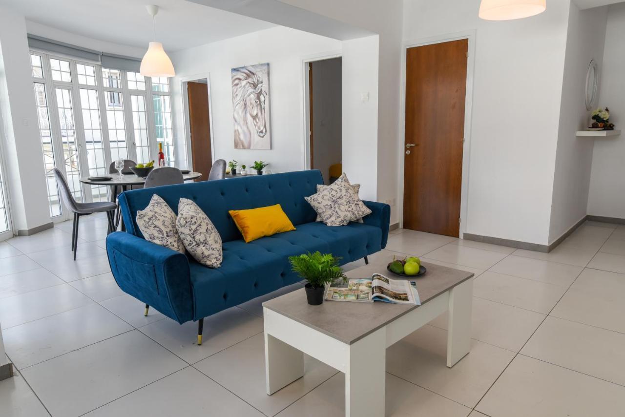 Jana'S 2-Br Apartment In Larnaca Exterior photo