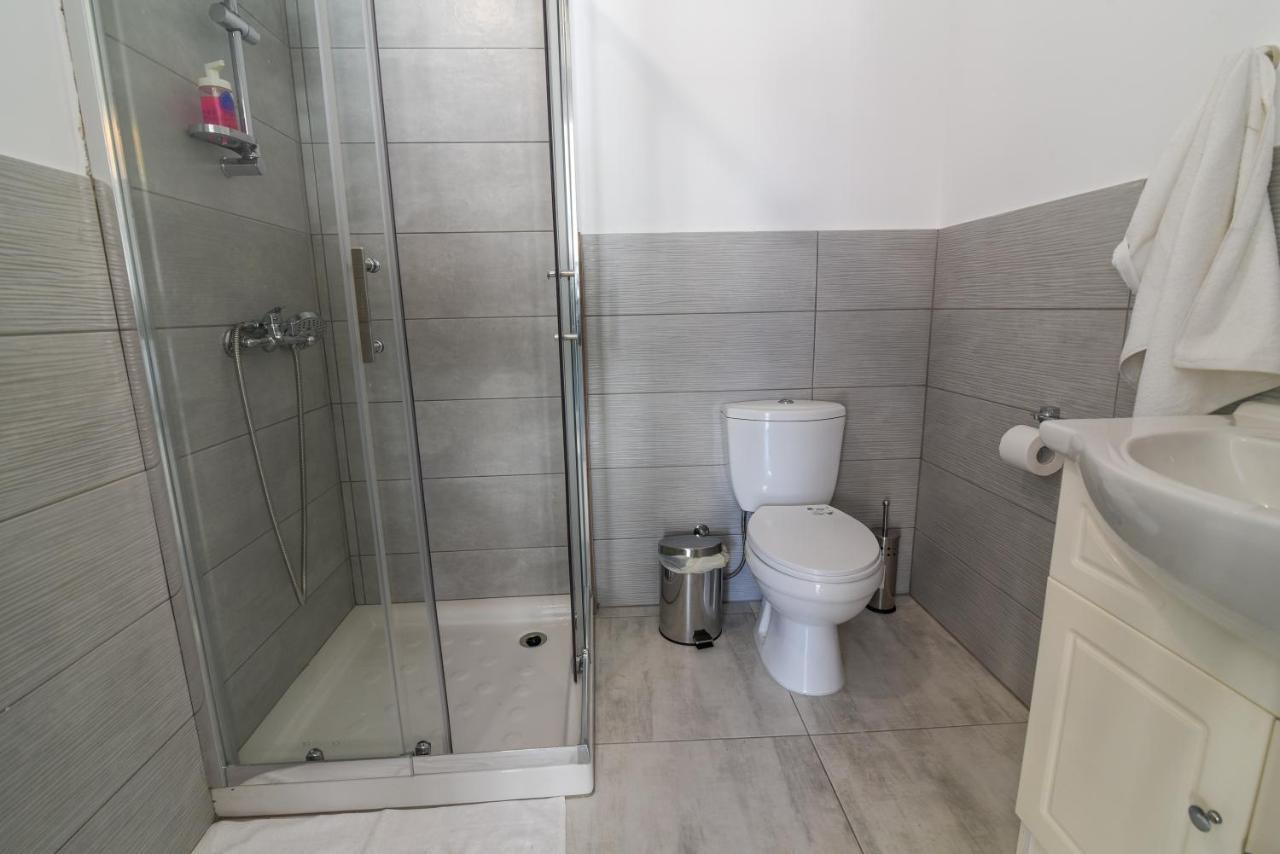 Jana'S 2-Br Apartment In Larnaca Exterior photo